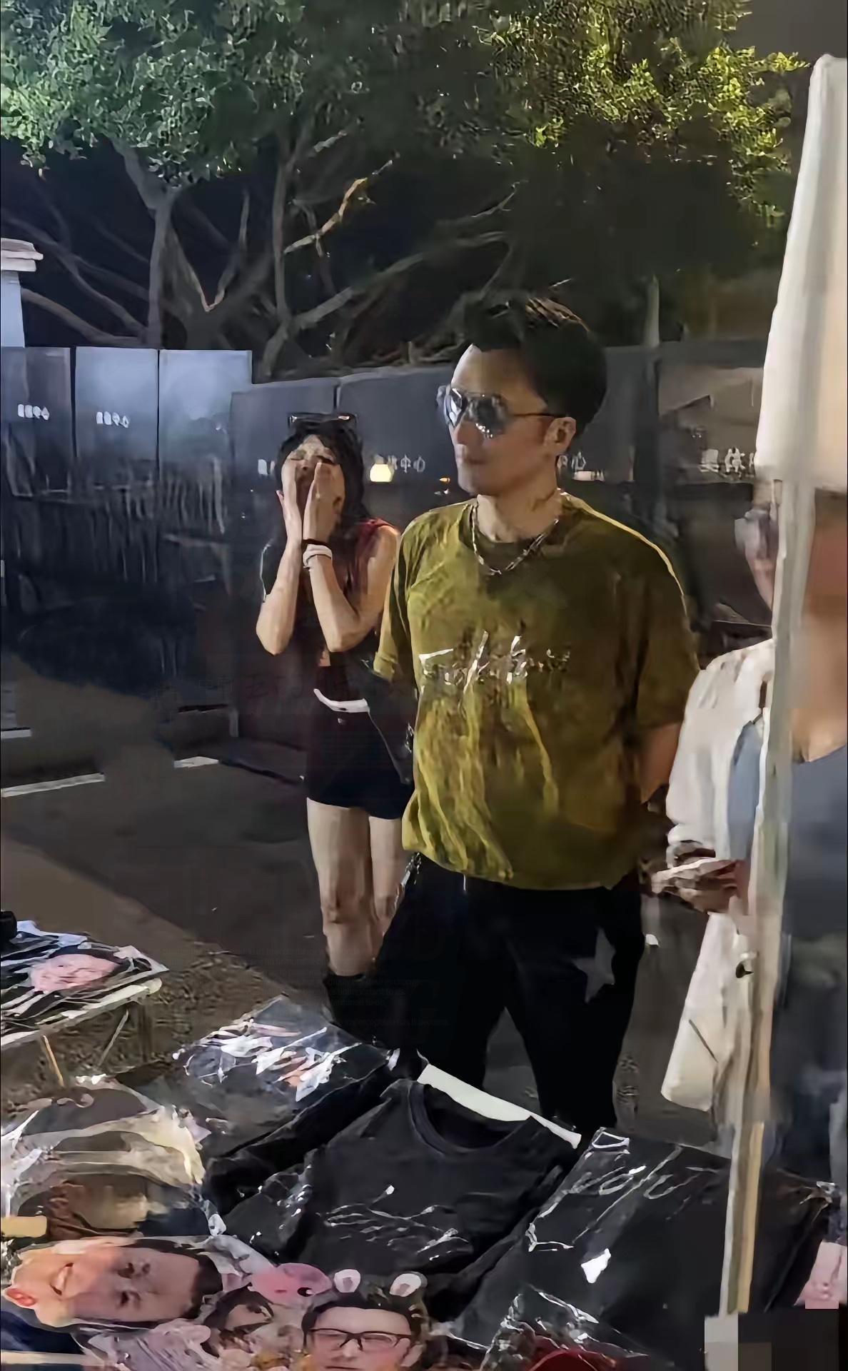 谢霆锋懵了！他怎么也没想到，这次在重庆开演唱会，居然会遇到谢霆锋看谢霆锋。