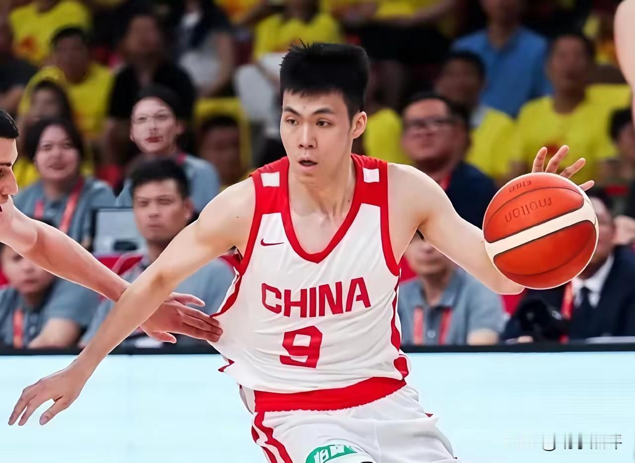中澳热身赛今晚19：30分将在杭州奥体中心体育馆上演，郭士强指导公共了上场12人