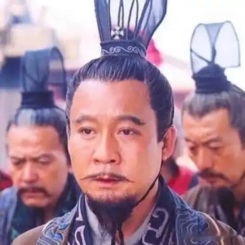 公元前131年，大汉窦太后的侄子窦婴被处以腰斩极刑，只因窦婴手里的一份先帝遗照，