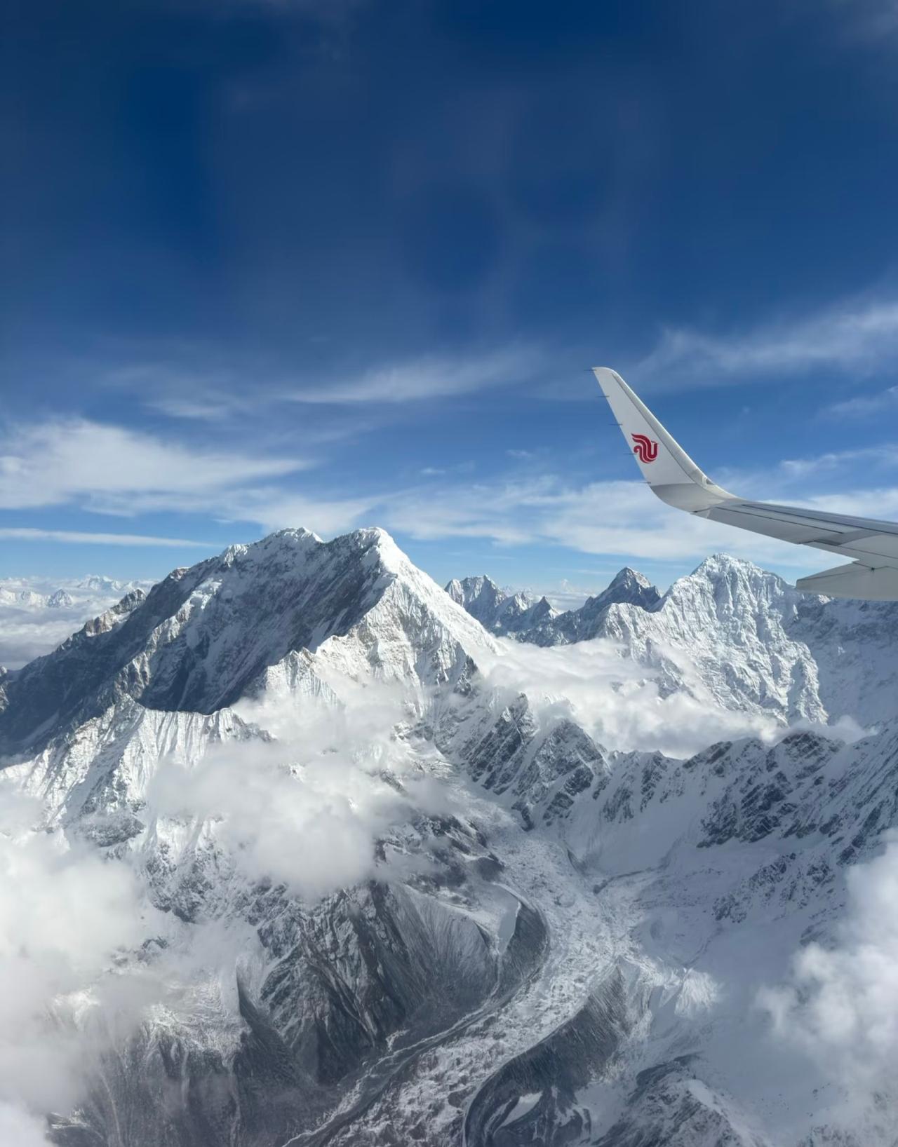 终于体验到上帝视角了！先问大家一个问题：你们坐飞机喜欢坐靠窗位置吗？以前