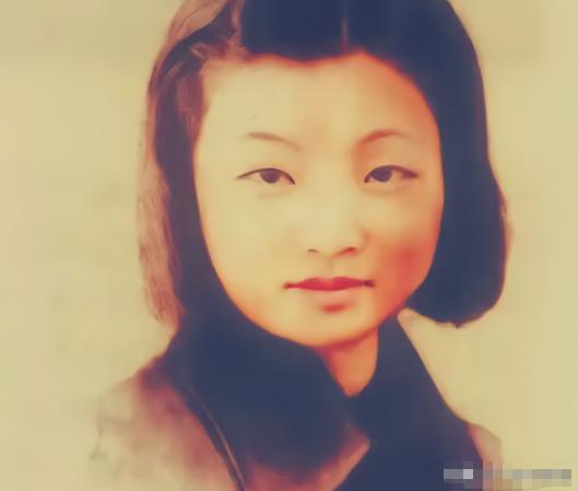 1941年，蒋经国给蒋介石信中写道："秘书章亚若怀孕了，请求准许结婚，"蒋介石回