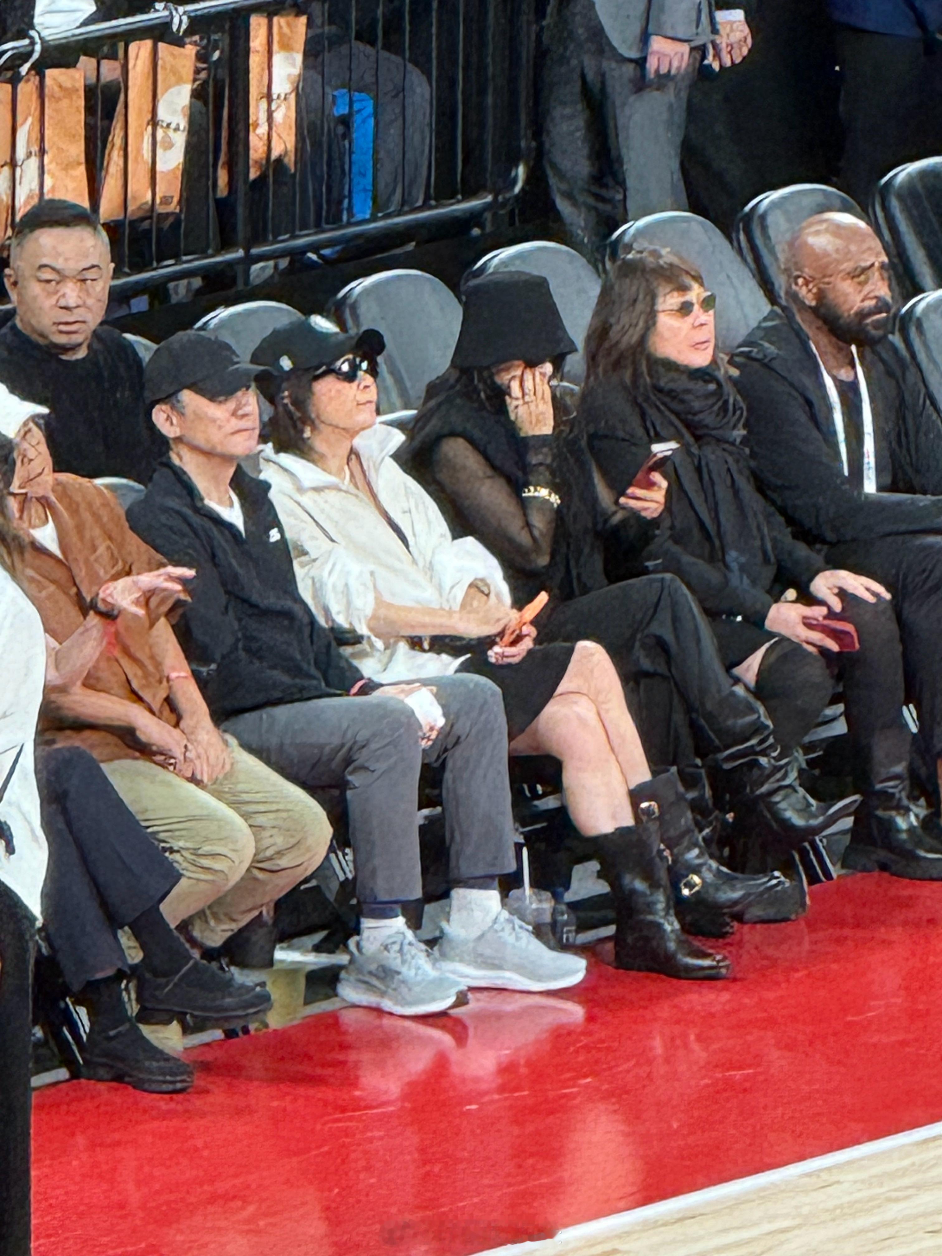 也是看到梁朝伟和成龙真人了[doge]nba中国赛​​​