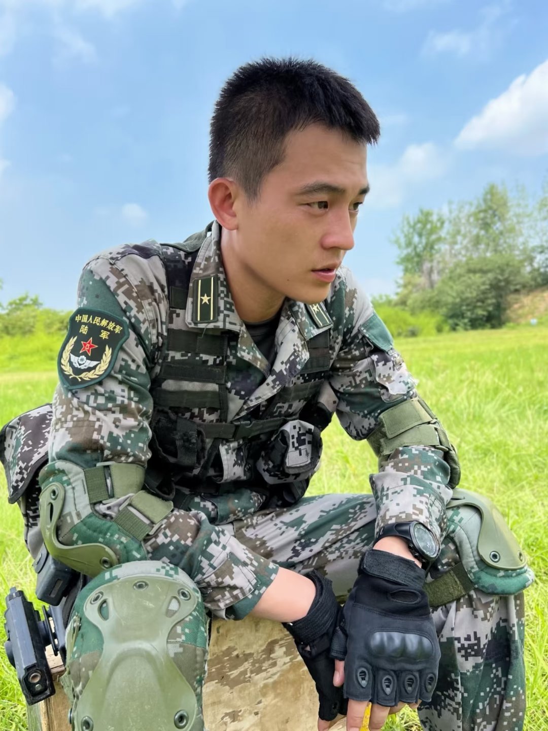 网友票选出最适合军装造型的男明星：TOP9魏晨TOP8马嘉祺TOP7王天辰