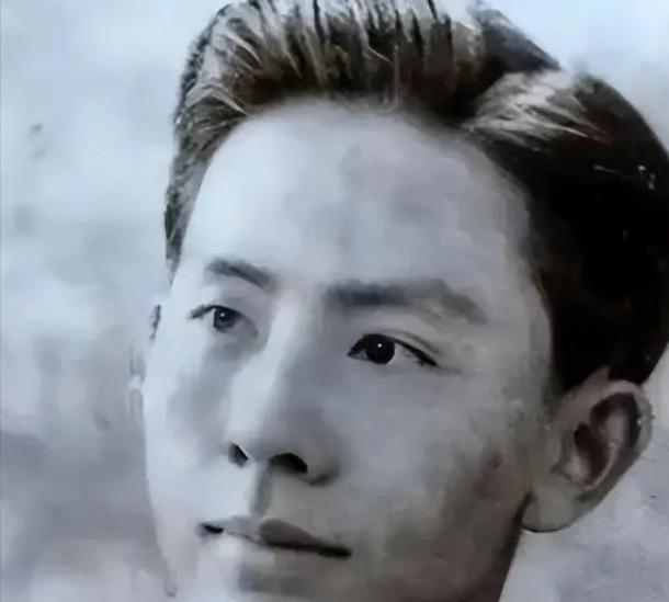 1948年，盛超群被捕。面对酷刑，他交出一份12人的名单。没过多久，特务找上门，