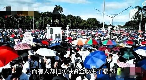 不作死就不会死，65万菲律宾民众马尼拉街头示威，小马科斯却忙着“反华”表演6