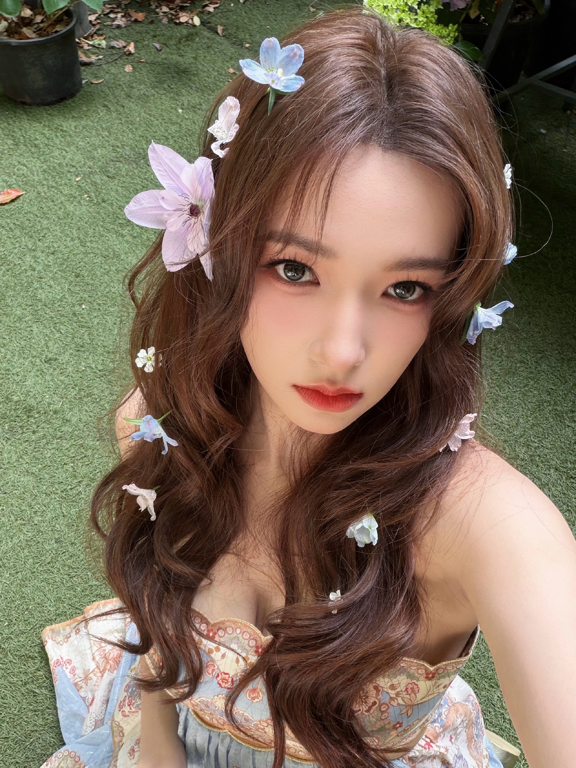 1.综艺《我们的宿舍》嘉宾阵容：何炅、李雪琴、丁程鑫、杨迪、吴泽林、魏大勋、文韬