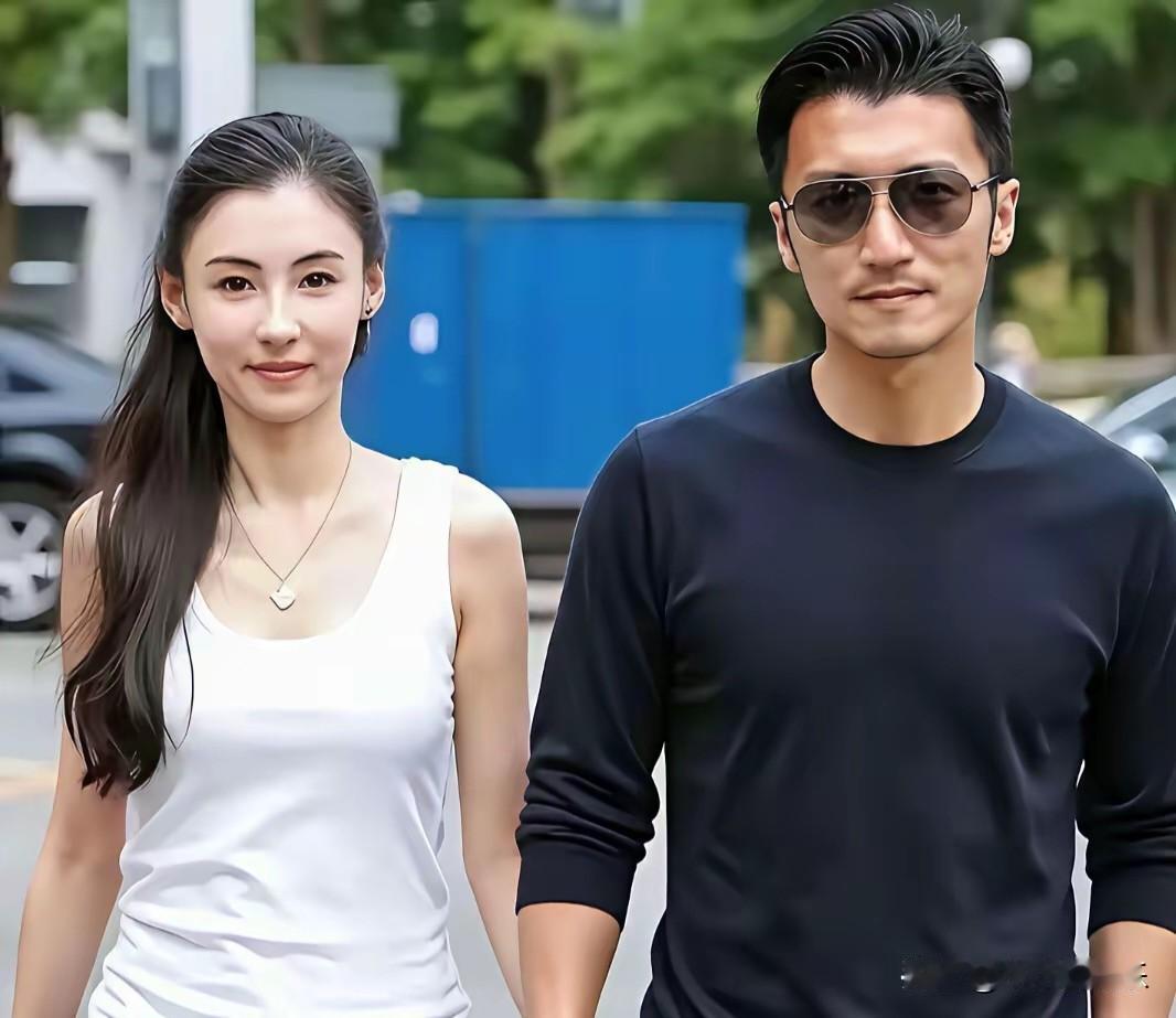 谢霆锋爱王菲，没错。错的是，他把最真的浪漫给了她，却让别人的孩子喊他爸。当年