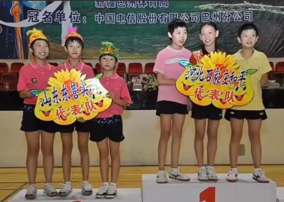 原来莎莎不是世故！李叔问莎莎对新疆的印象，她笑嘻嘻地说小时候来过，我还以为