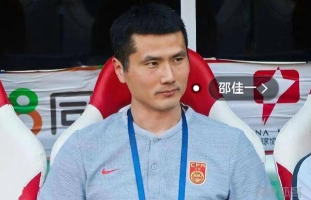 实锤了，官宣邵佳一已成为新的国足主帅。之前那些说邵佳一不会接，足协也不会用的自媒