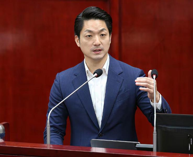 蒋万安最新表态：支持蔡康永！并叫嚣：“大陆应尊重台湾民主的生活方式，不要因为政治