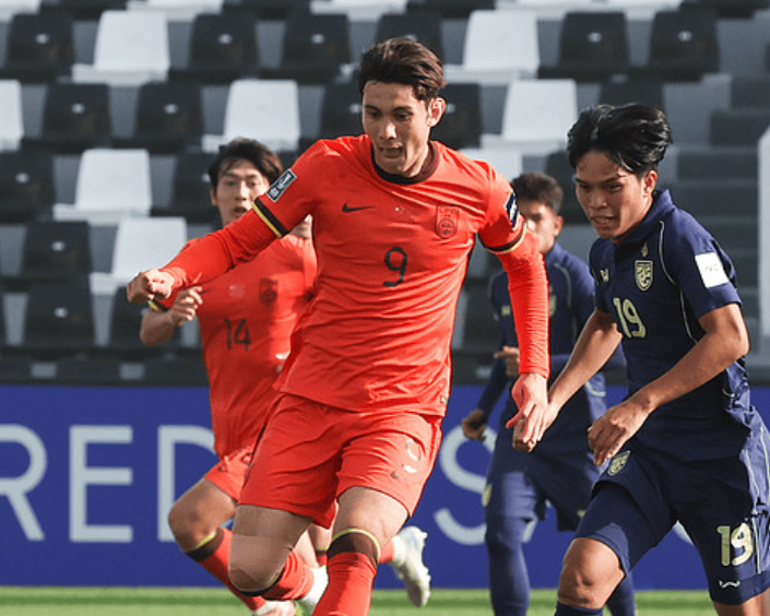 泰国0-0中国全场数据: 射门10-11, 黄牌2-4, 射正4-2