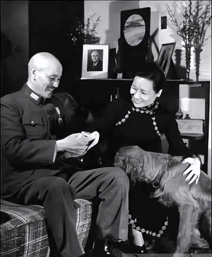 1981年，孙中山先生的夫人，伟大的爱国主义战士，也是宋氏三姐妹中排行第二的二姐