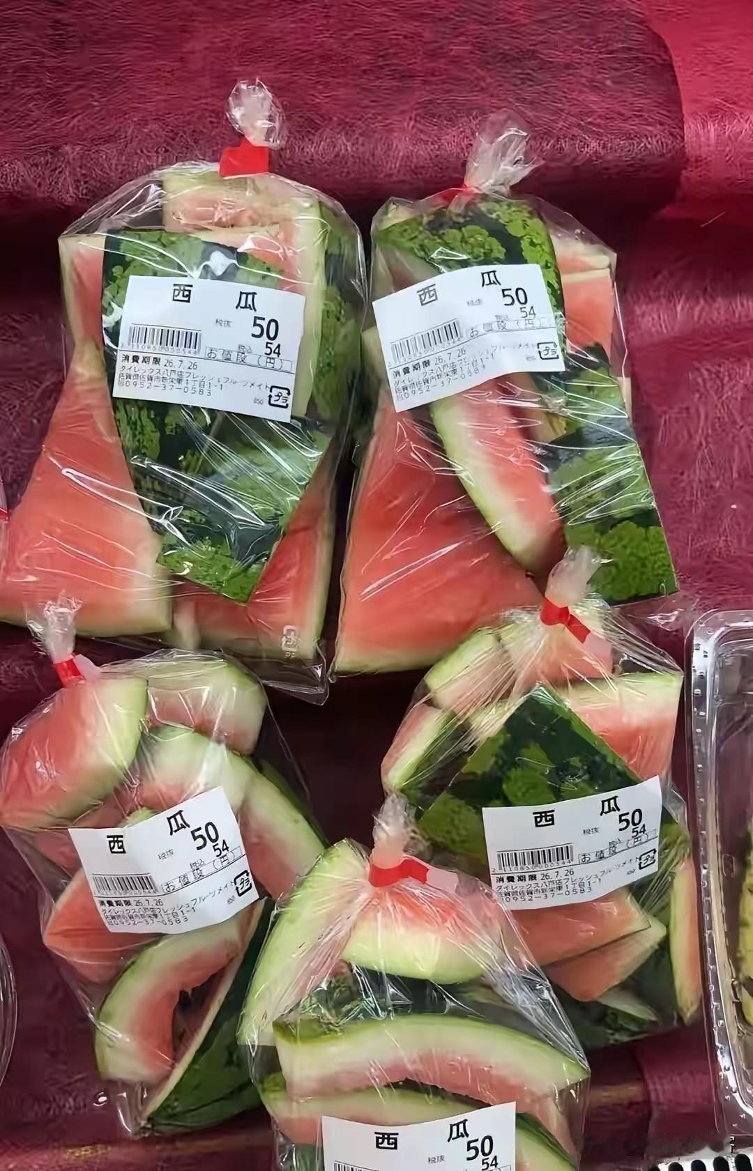 真是活久见，西瓜皮也可以在超市出售？现在超市的操作真把我看愣住了！湖北的朋友逛