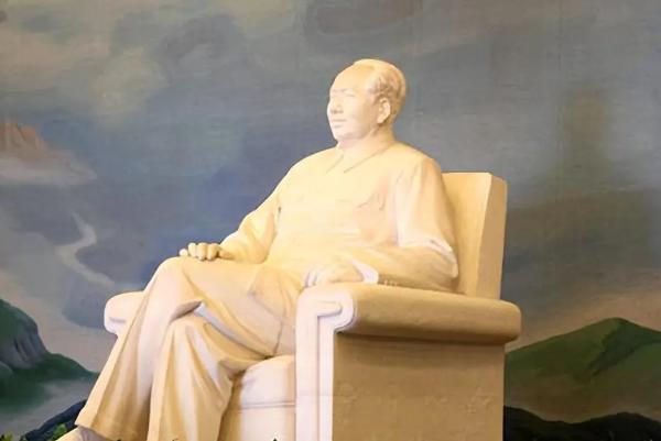 1990年，湖南要给杨开慧立像，苦觅汉白玉不得。邵华猛地想起一桩旧事：建毛主席纪