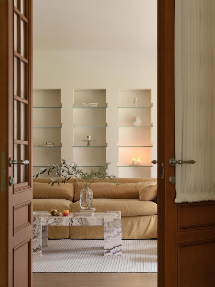 会反复爱上阳光下的家。