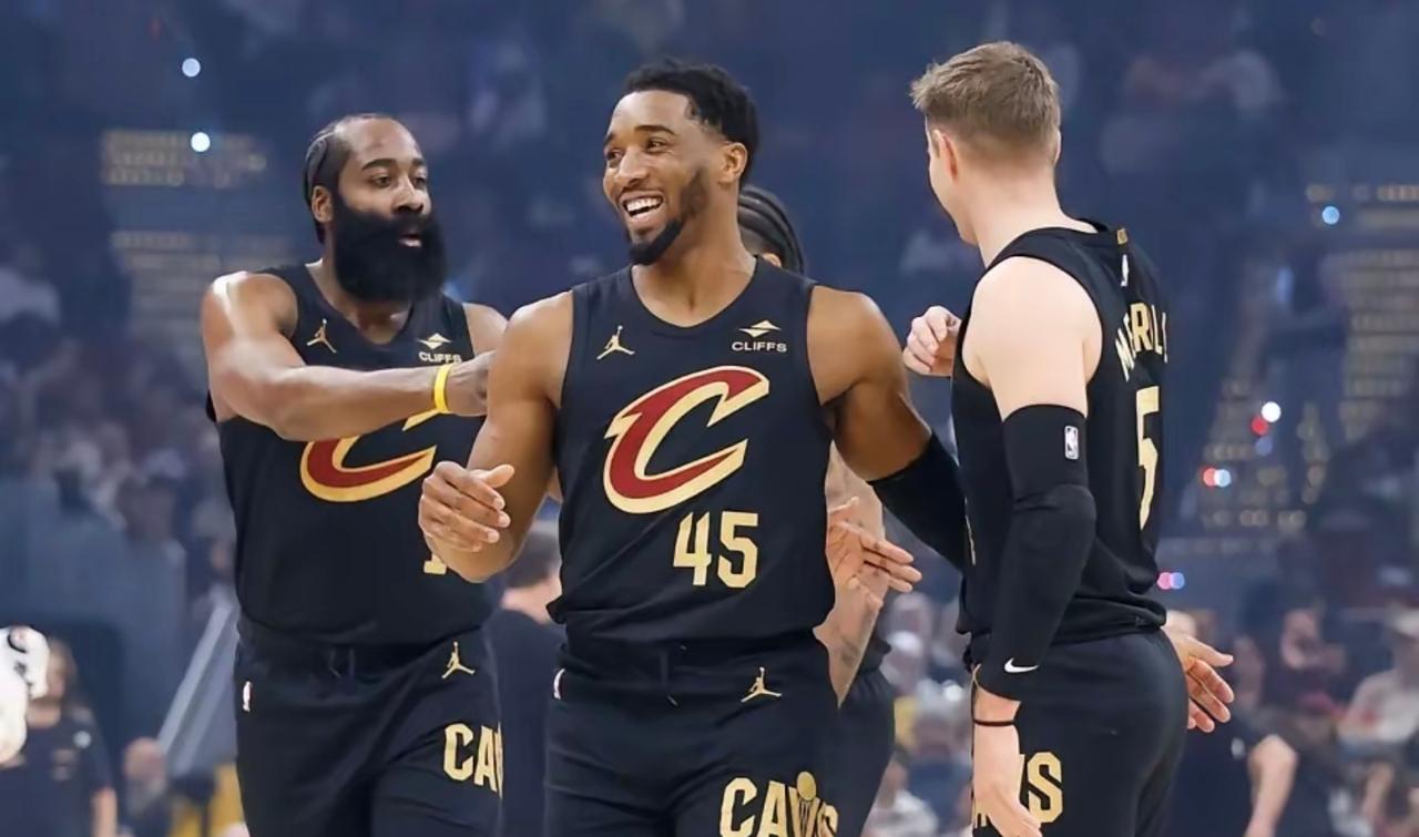 差不服得了，莫布里很强了，这是登哥合作过最强的四五摇摆，别魔怔了莫布里最大的