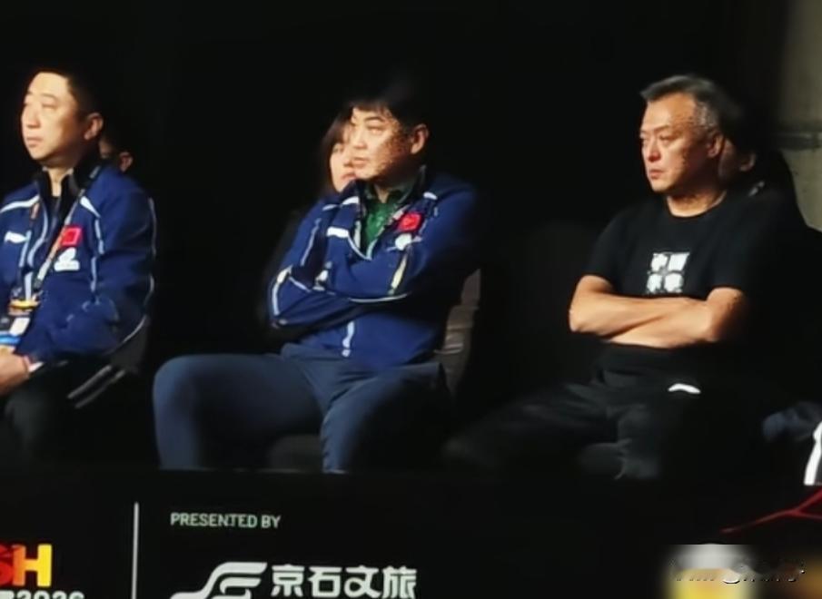 19岁削球手李天阳，把尼日利亚名将阿鲁纳打了个3比0，场边王皓、秦志戬全在盯着。