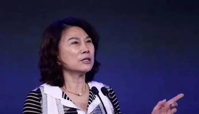 荷兰刚把碳化硅外延炉和DUV光刻机加进对华禁单,格力就转身把30台进口设备订单,