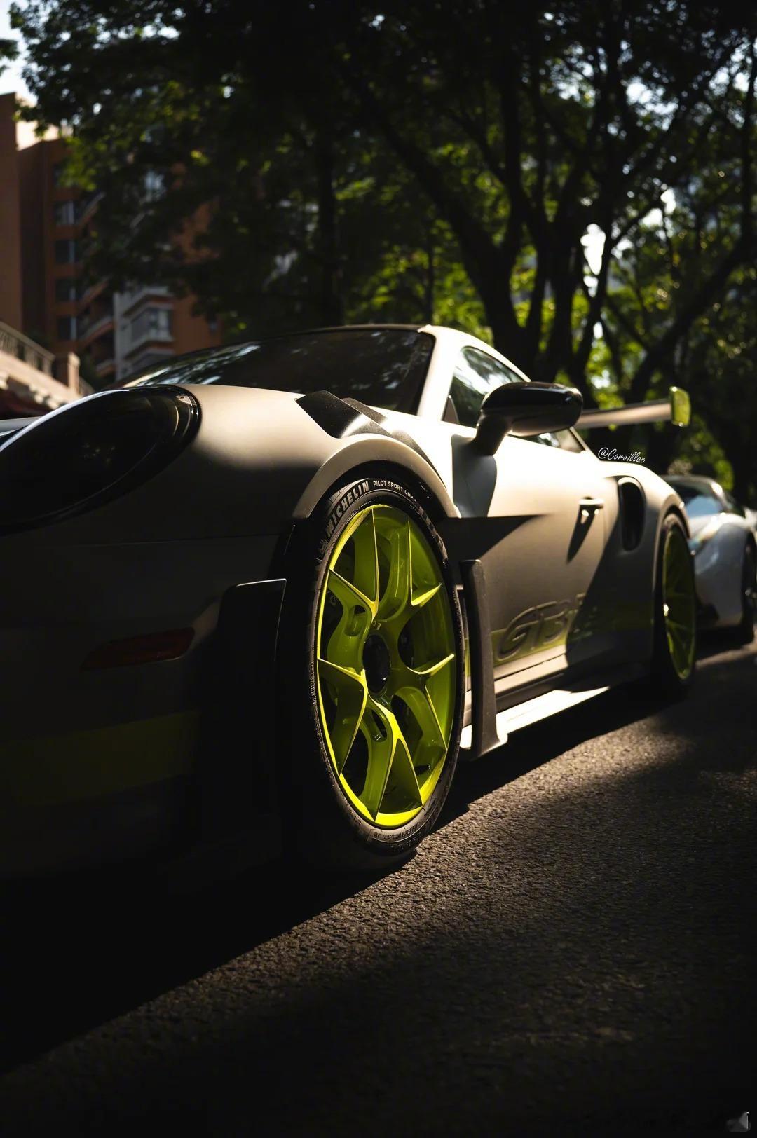 保时捷911992GT3RS，这光影太牛了