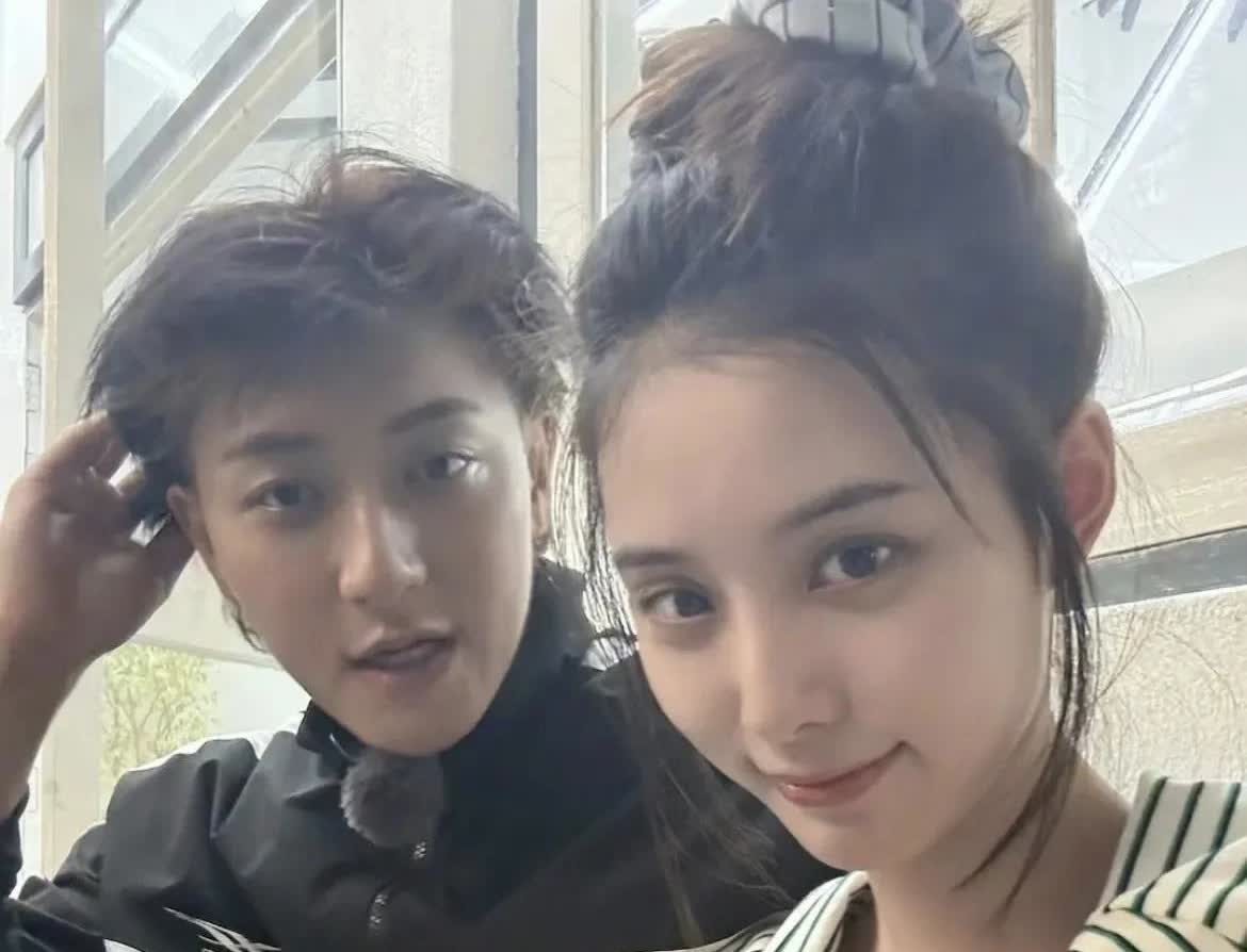 ak是黄子韬的助理啊！所以他和黄子韬夫妻俩天天在一起，感觉也没有什么问题。