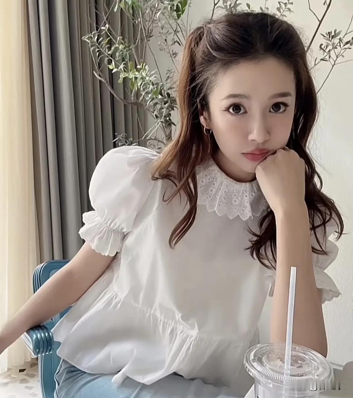 张子萱和陈赫在一起之的情史也很丰富，记得以前我算是她的的老粉了，从瑞丽就很喜欢她