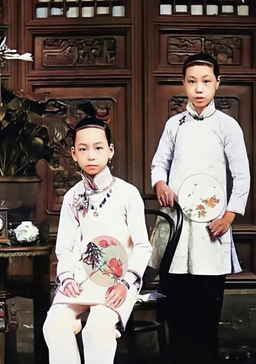 不要再讨论张爱玲的母亲如何如何，其实她很好，因为张爱玲要不是靠她母亲的托举，她就