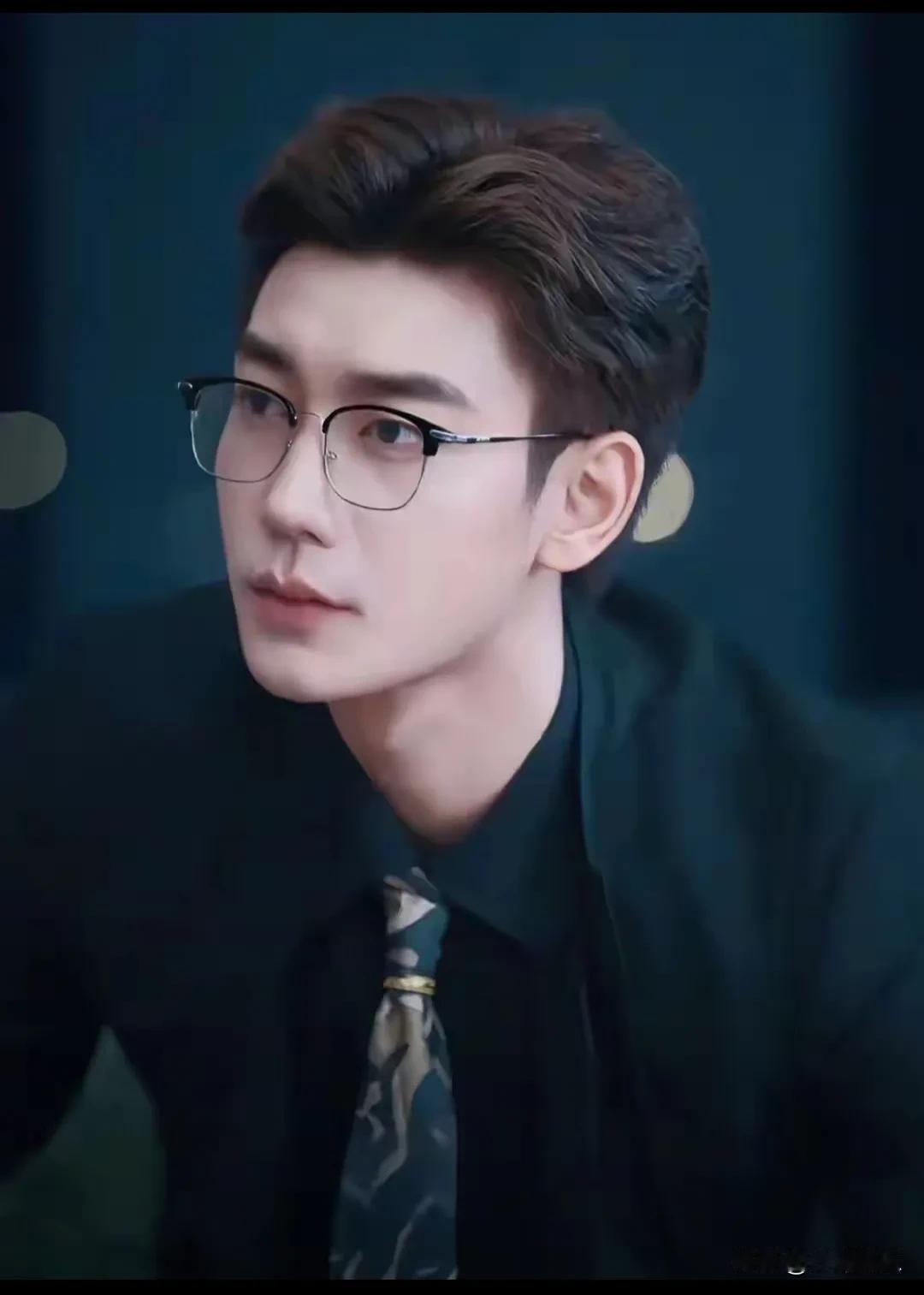 短剧男神戏外翻车：领证6天就动手，判刑10个月装病，这演技该颁“最佳骗子奖”