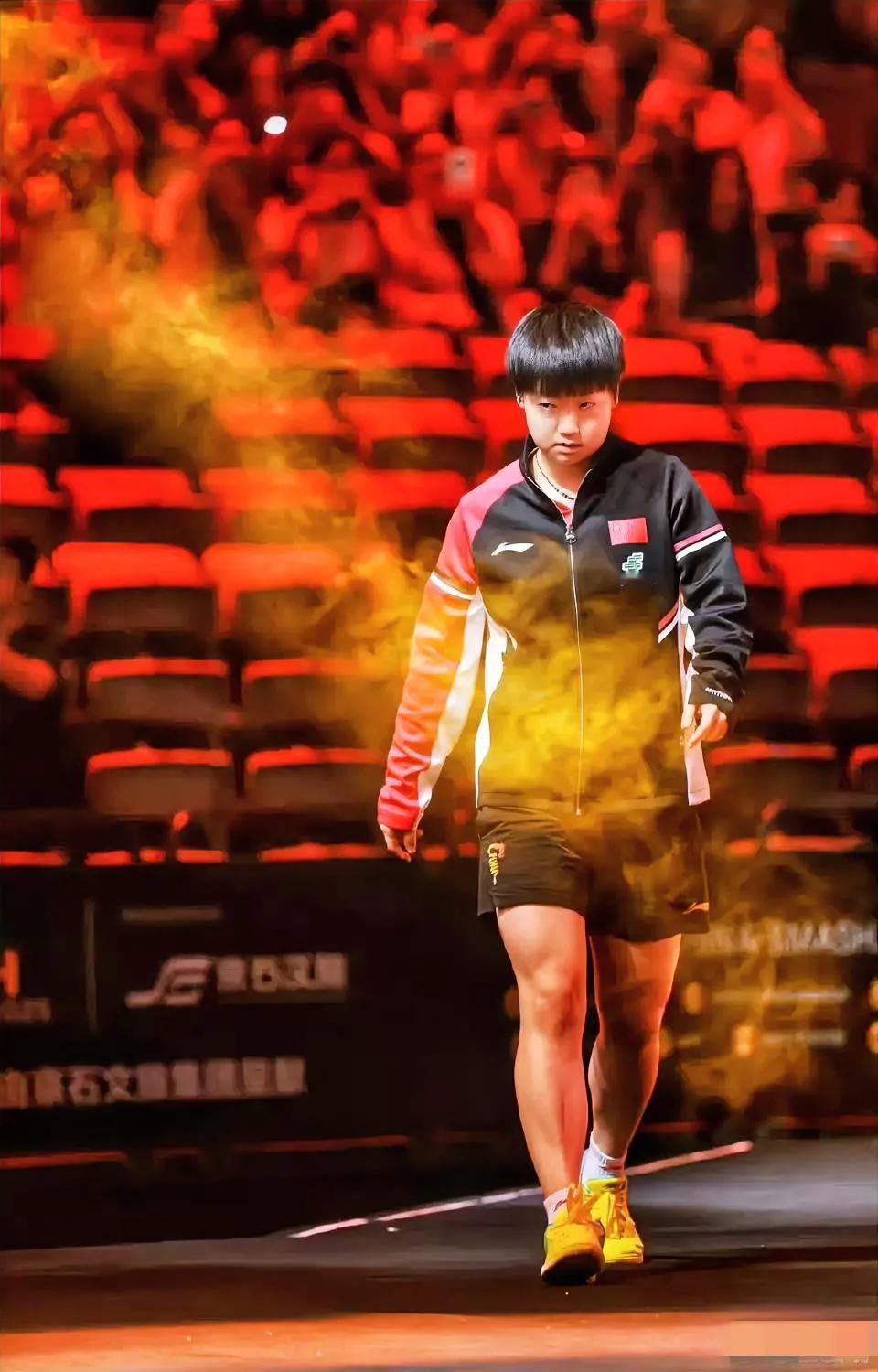 孙颖莎的影响力到底有多大？在球场上吃了块巧克力，结果巧克力代言找上门了，莎