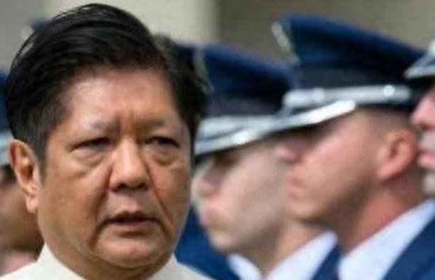 菲律宾这几天突然安静了，因为他们已经自顾不暇了。那艘赖在中国仁爱礁25年的“马德