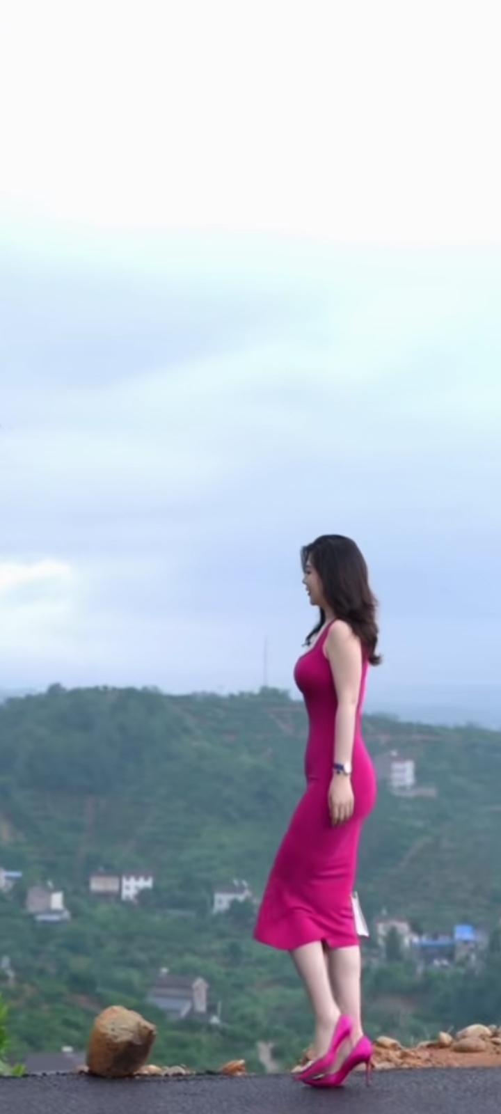 试对；独步花间寻旧梦斜立柳岸等烟雨******网图侵删