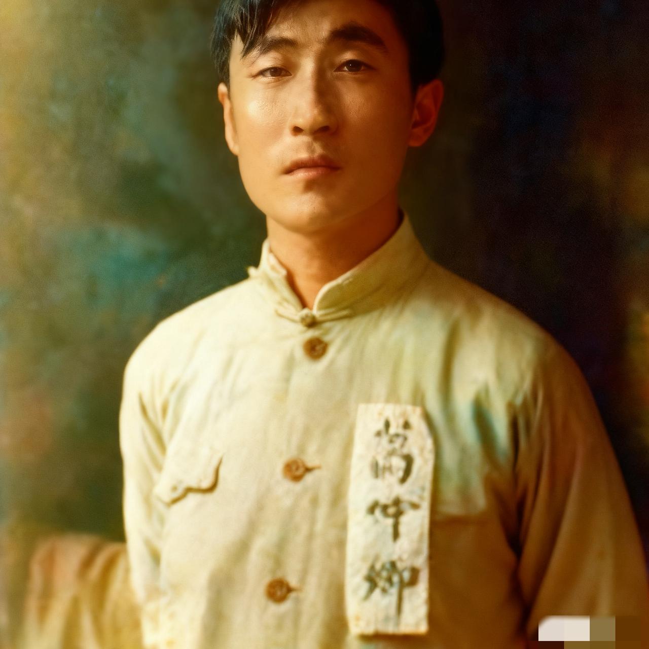 这是1951年，葛仲卿烈士临刑前，一张罕见的留影，此时的他虽然已经走到了生命终点