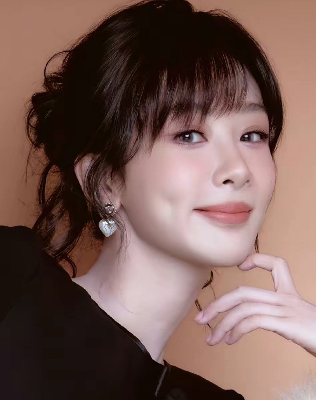 终于知道，为什么大家都说杨紫的演技，像流水线的操作了？原来就是因为，她一直在不停