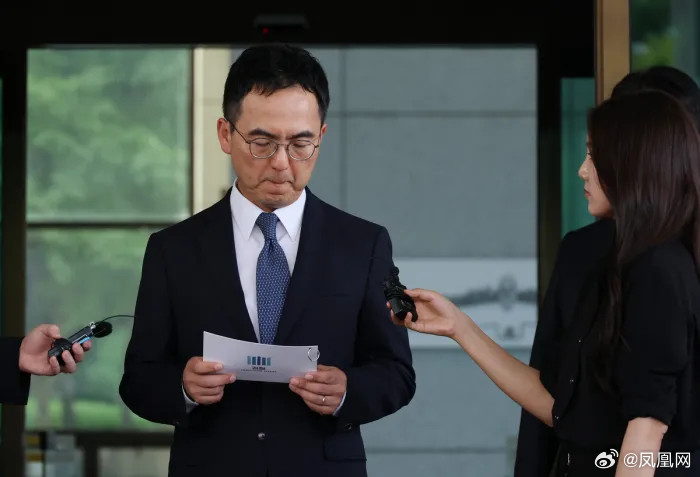 【，青瓦台魔咒迎来终结？】韩国政府今天召开由总统李在明主持的国务会议...