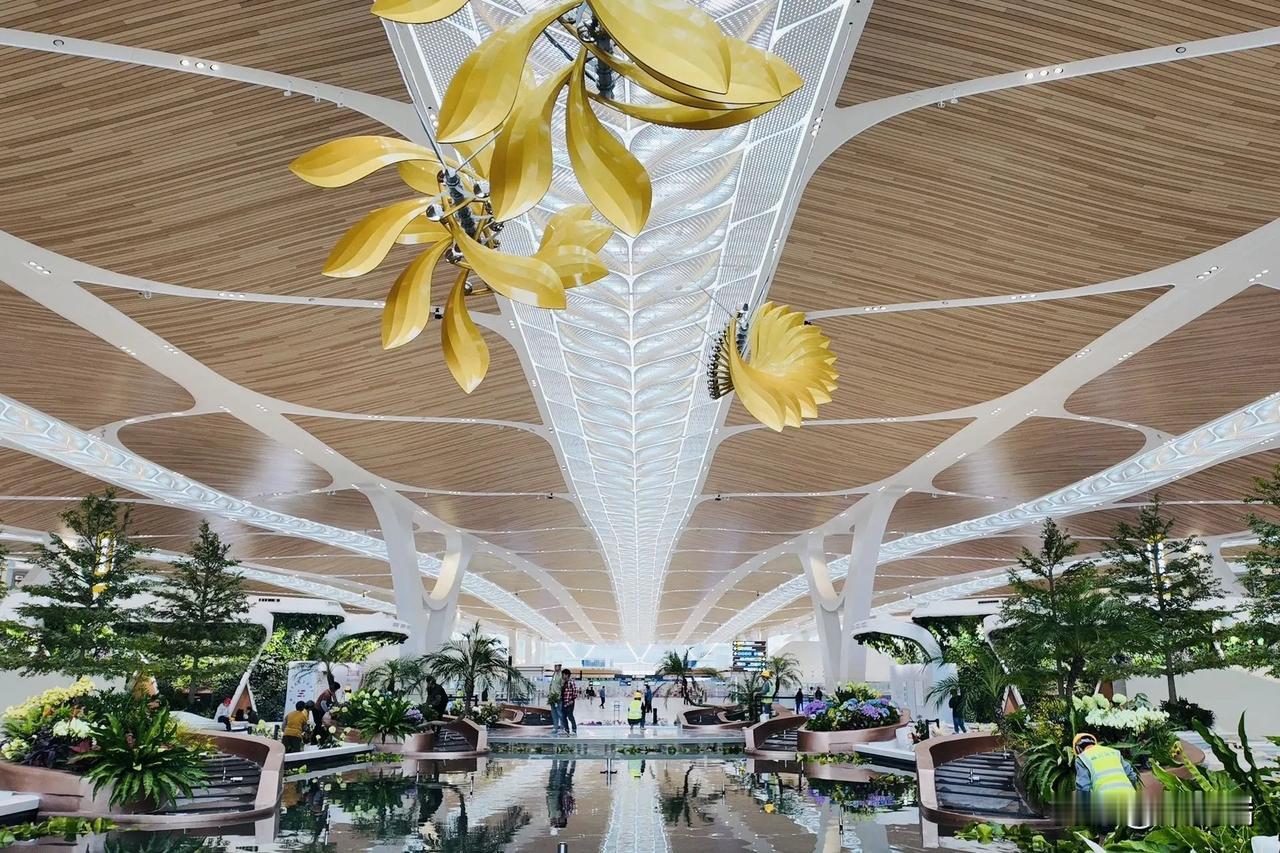 不敢相信，这真的是航站楼吗？白云机场T3于2025年10月30日14:59正