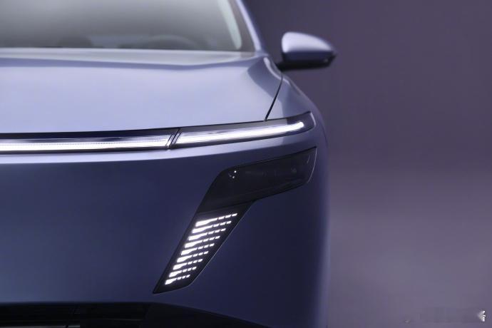 好好看呢。作为颜控+实用党，东风日产N6的风迹美学绝了。“风过留痕，美自天成”0