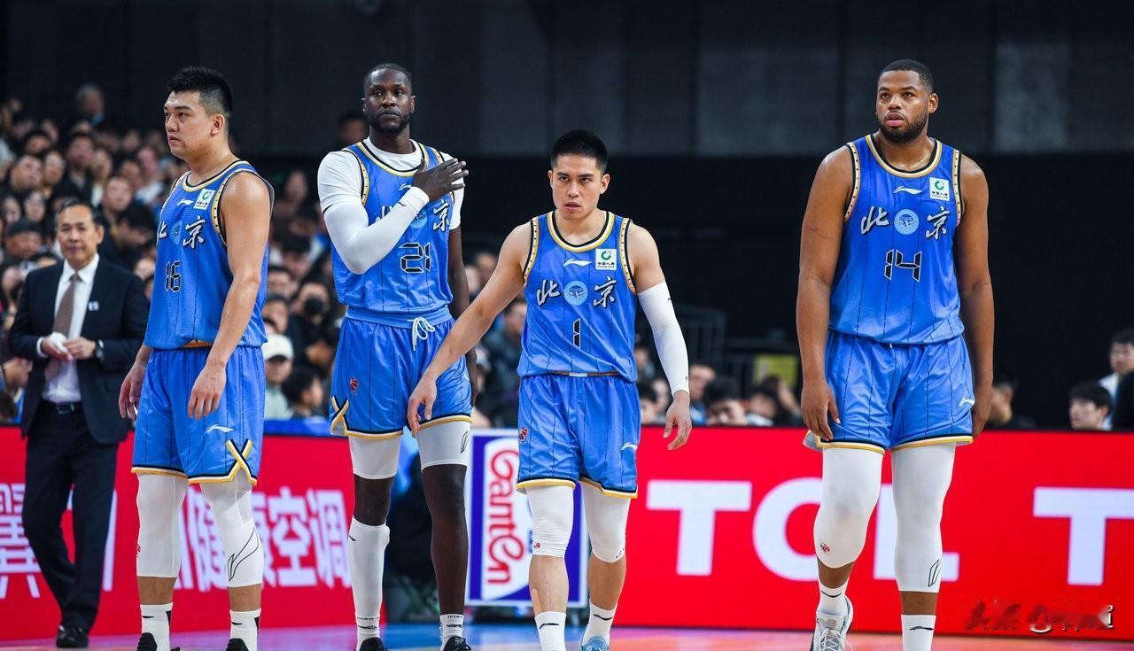 陈盈骏的北京男篮？虽然本赛季的北京男篮的确称得上兵强马壮，但从已经结束的三轮C