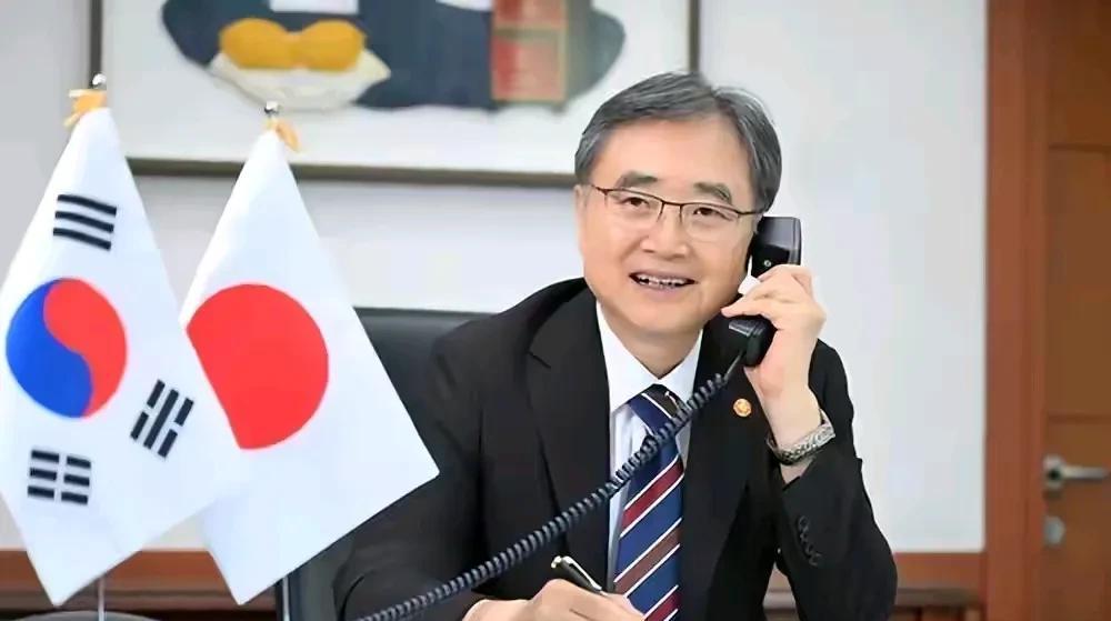 韩国外长首秀！赵显与王毅外长连线，中国给其划定红线，无论青瓦台如何变，对华政策
