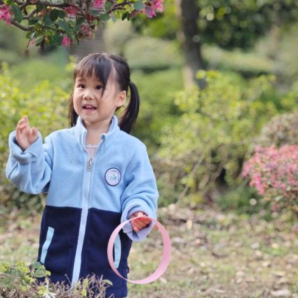 做人很苦，为什么还要生孩子让孩子来这世上受苦呢？ 不知从何时起，生孩子不再是