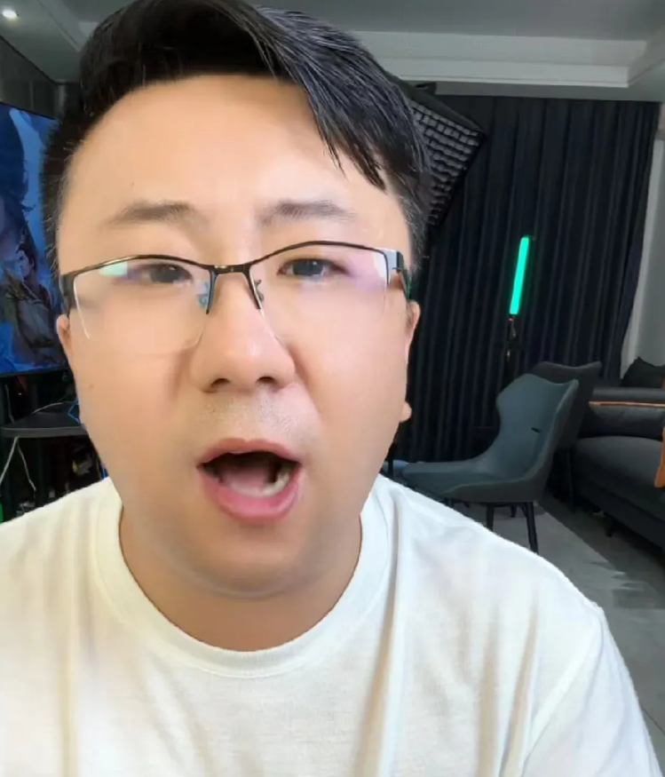 杰哥:就算兰姐是零粉丝，一场直播就可以让她涨粉几十万！刚刚，杰哥直播时，有人