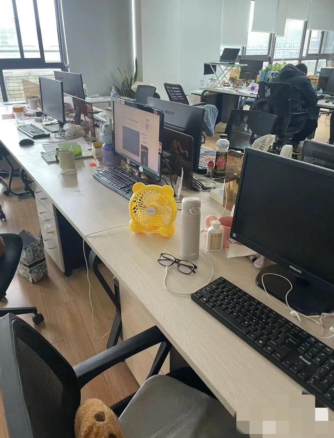 侄子应聘电商运营，入职才发现小公司坑真多！工资5500，双休还管饭，看着条