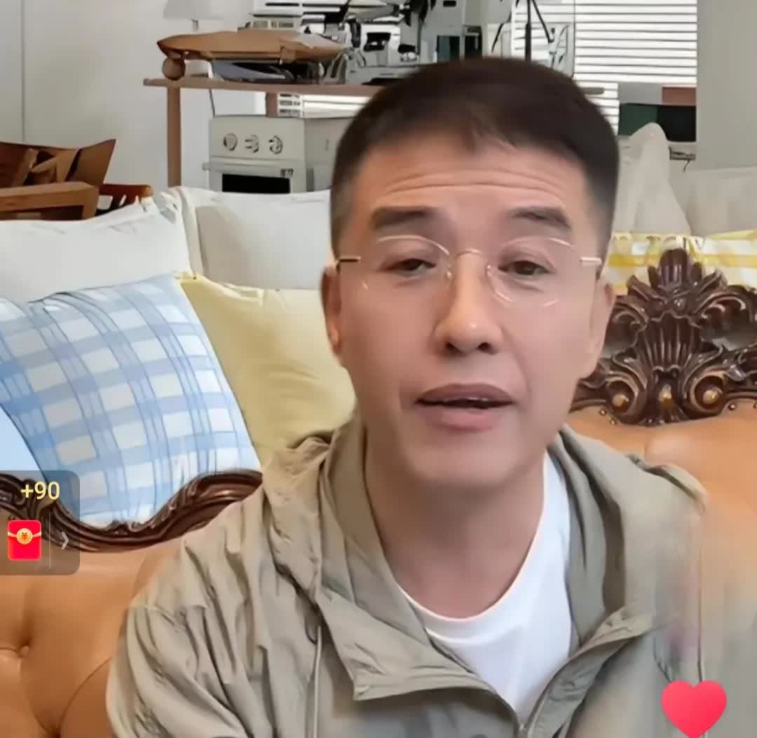 关小平首次爆料他有两个小媳妇一个私生子的真实内幕。关小平说，你们总是说我有两个小