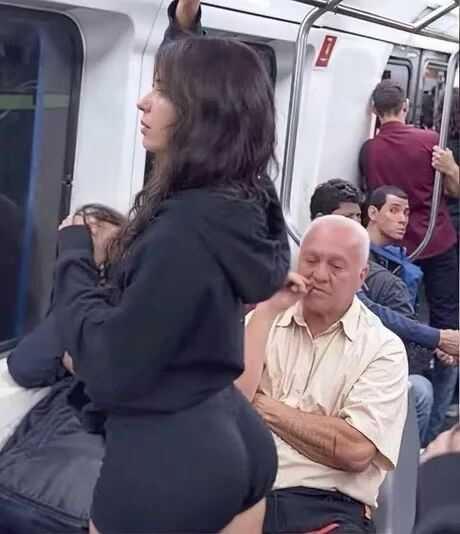 这大爷也是看呆了