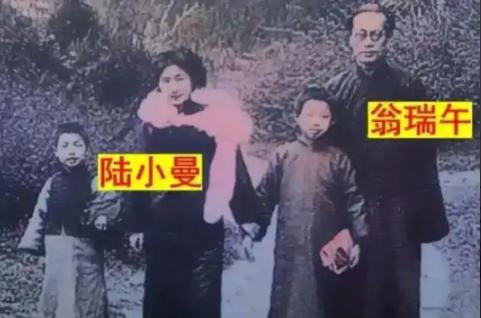1957年，58岁翁瑞午糟蹋了一名女大学生。对方母亲大怒，发誓要将他告进大牢。不
