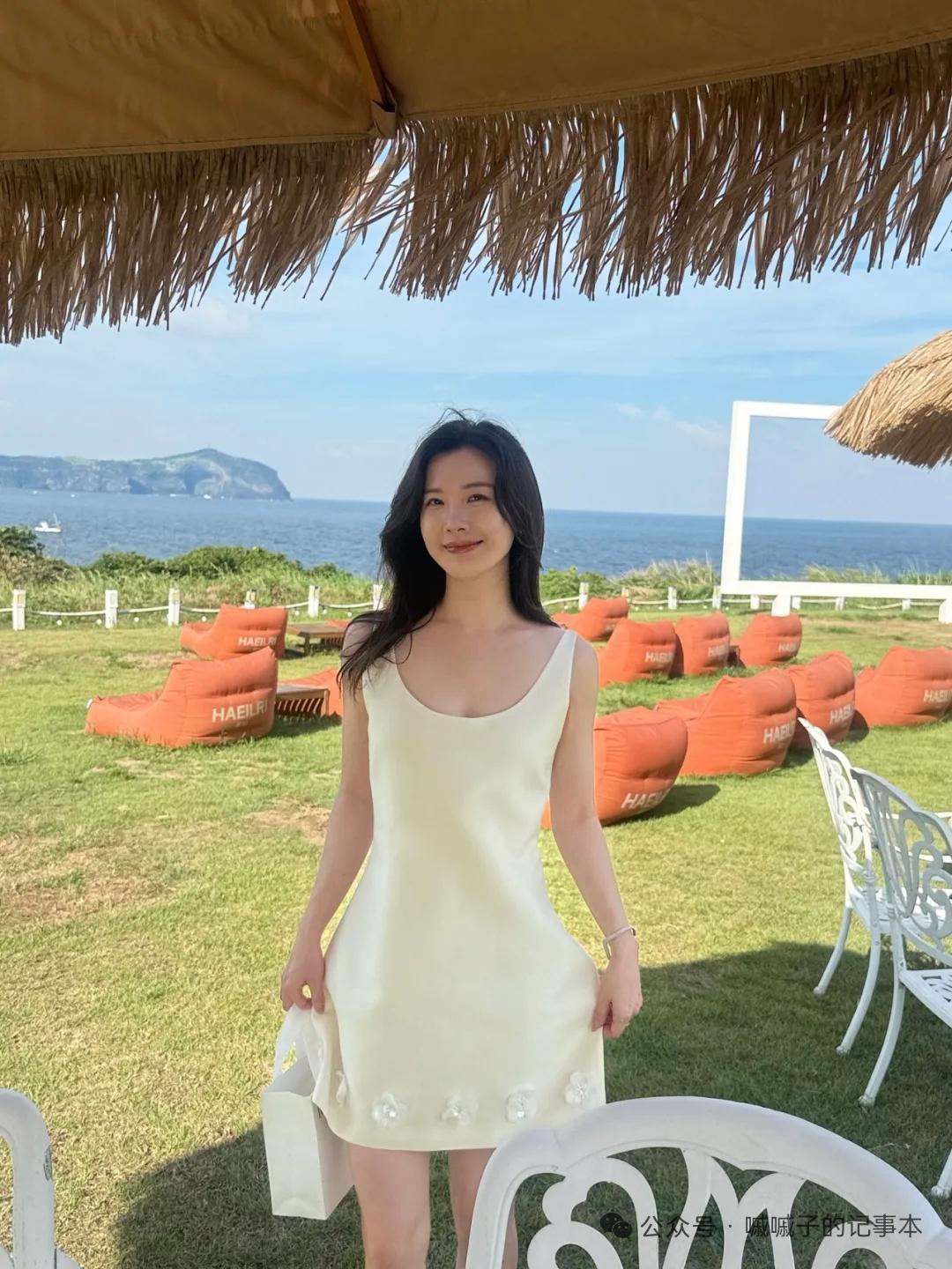 海边度假，穿得美美的！