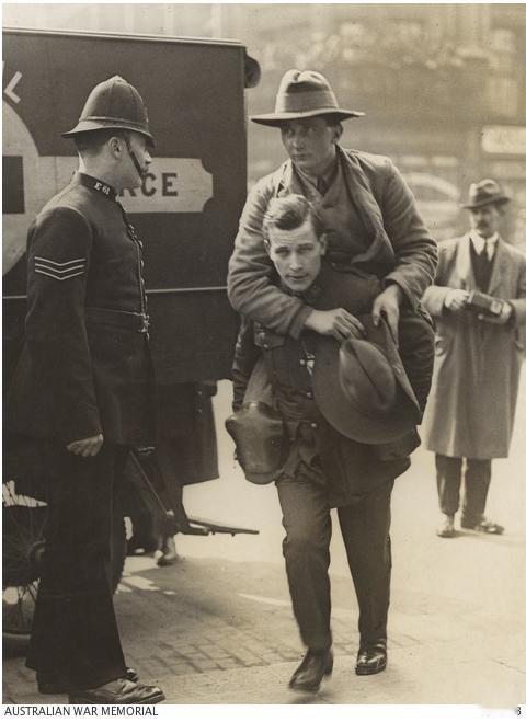 这张照片拍摄于1919年在伦敦举行的澳新军团日（AnzacDay）游行期间。一