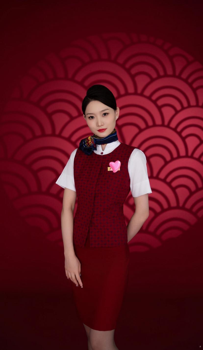 国航空姐的制服照，又美又飒。​​​