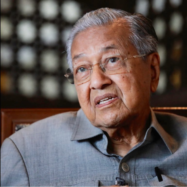 🇲🇾现年百岁高龄的马来西亚前总理穆罕默德·马哈蒂尔称:“克尔白(天房)应属