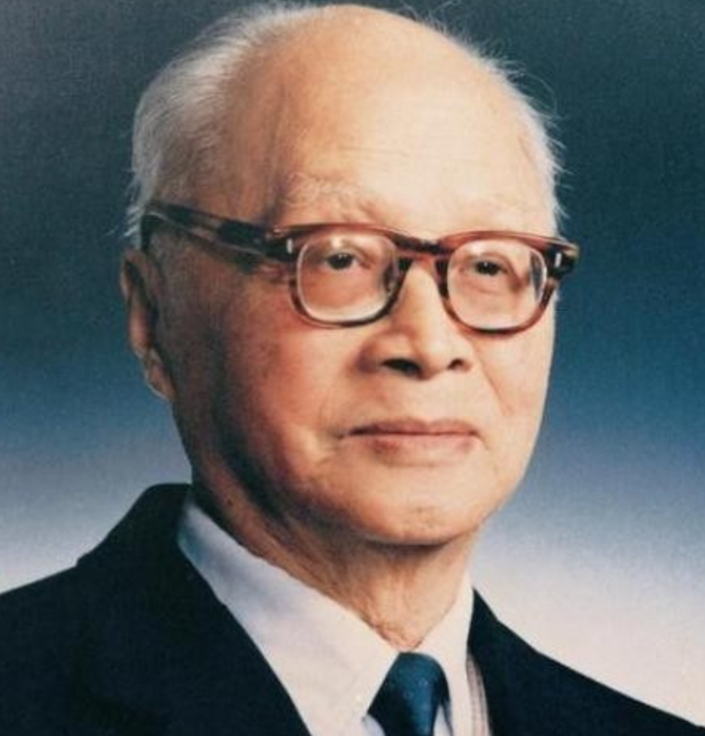 1960年，苏联违约，召回了在华科学家。临走时，一苏联专家悄悄告诫核研所：“你们