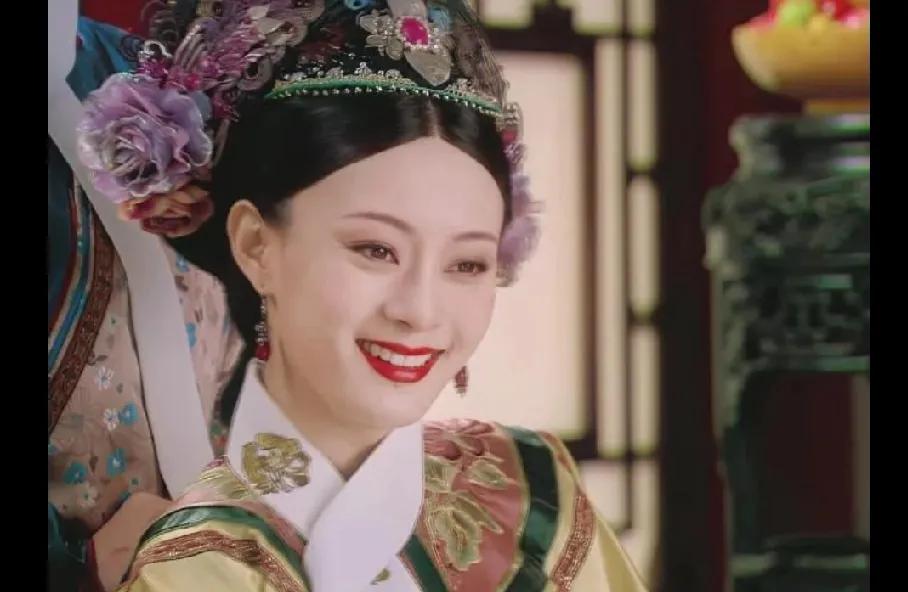 刷到好多人在问：纯元如果还活着，选秀时皇上还会选甄嬛吗？这问题可太戳《甄嬛传》的