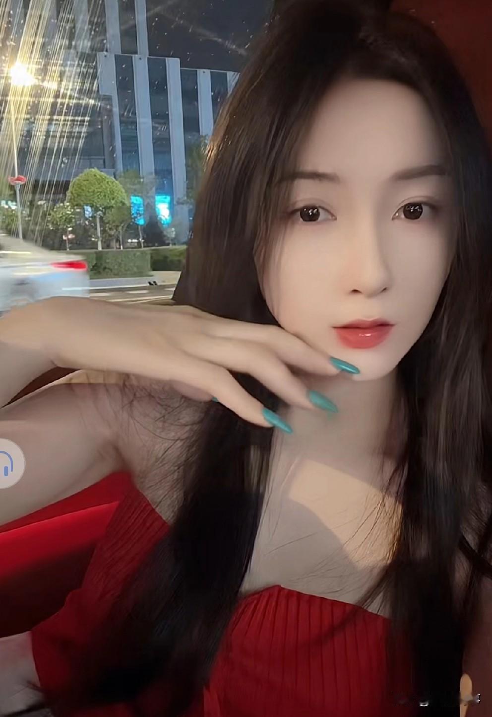 迷妹见网红！董莹莹详述与刘一手网恋奔现经过，初次见面当晚。。